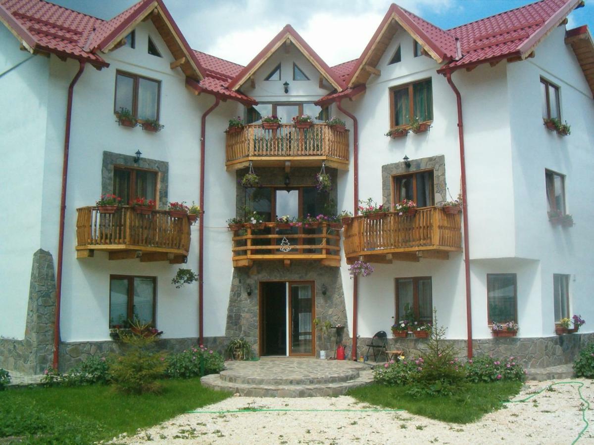 Casa Alexandru 호텔 아주가 외부 사진